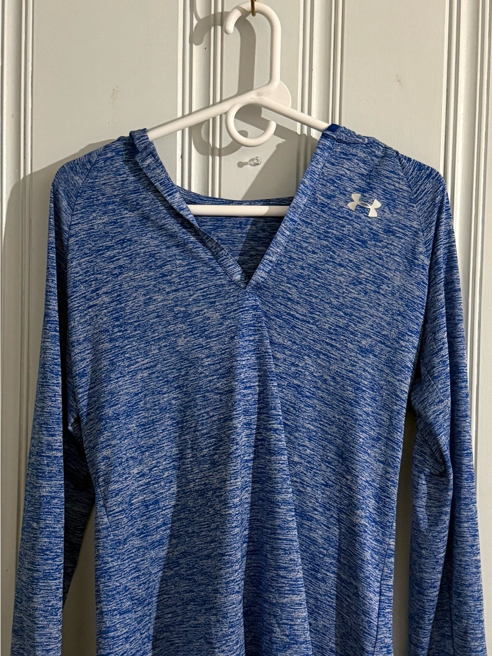 Under Armour Women’s Blue Hooded Long Sleeve Performance Top